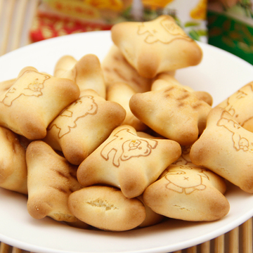 50包包邮 马来西亚进口零食品 EGO金小熊饼干夹心饼干10g