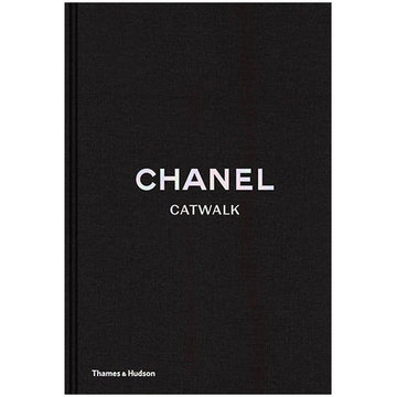 Chanel Catwalk香奈儿 T台秀 时尚教主卡尔拉格斐的香奈儿设计大全 经典香奈儿 时尚圣经 服装设计作品