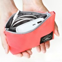 正品韩国iconic旅行充电器包数据线收纳包旅充包口红包迷你化妆包